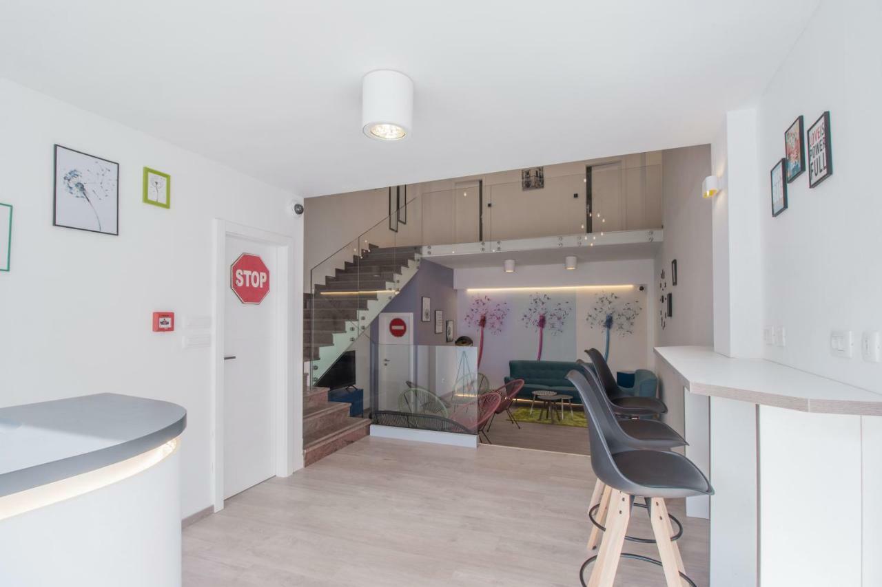 Dandelion Hostel Zadar Buitenkant foto