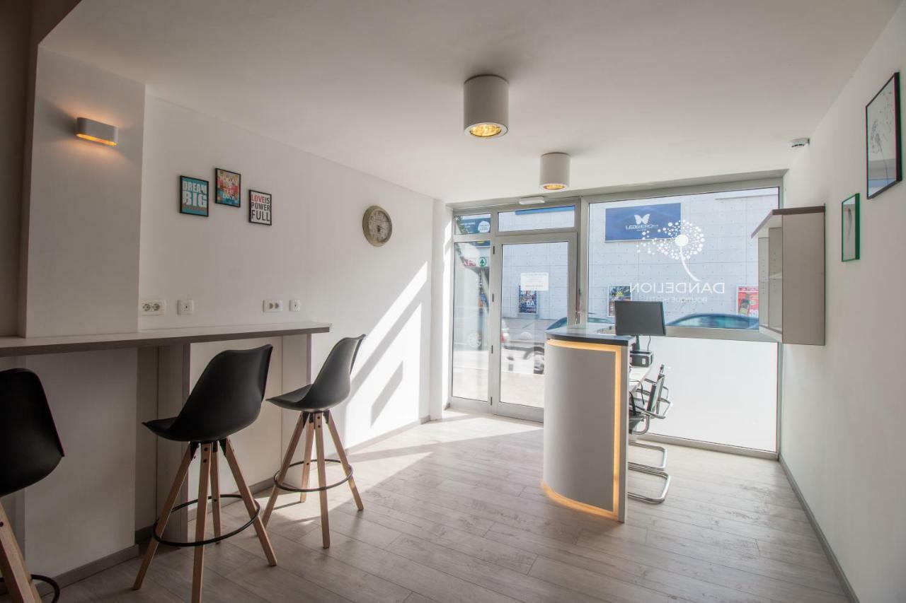 Dandelion Hostel Zadar Buitenkant foto
