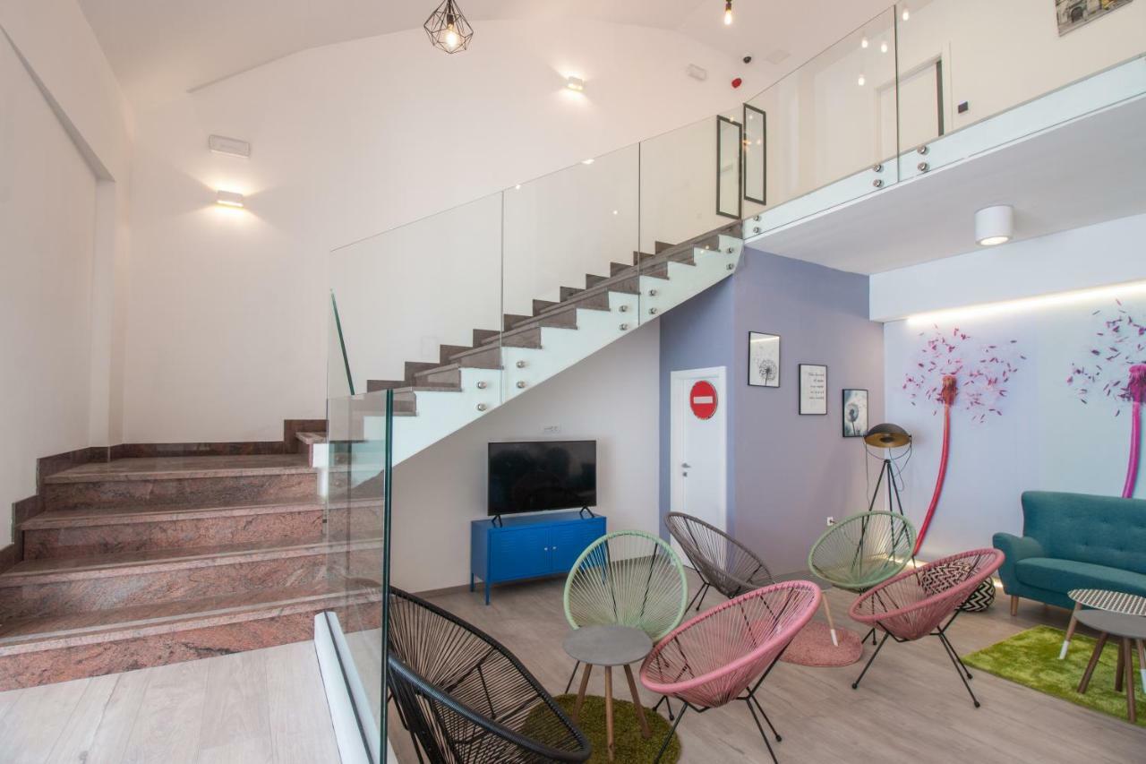 Dandelion Hostel Zadar Buitenkant foto
