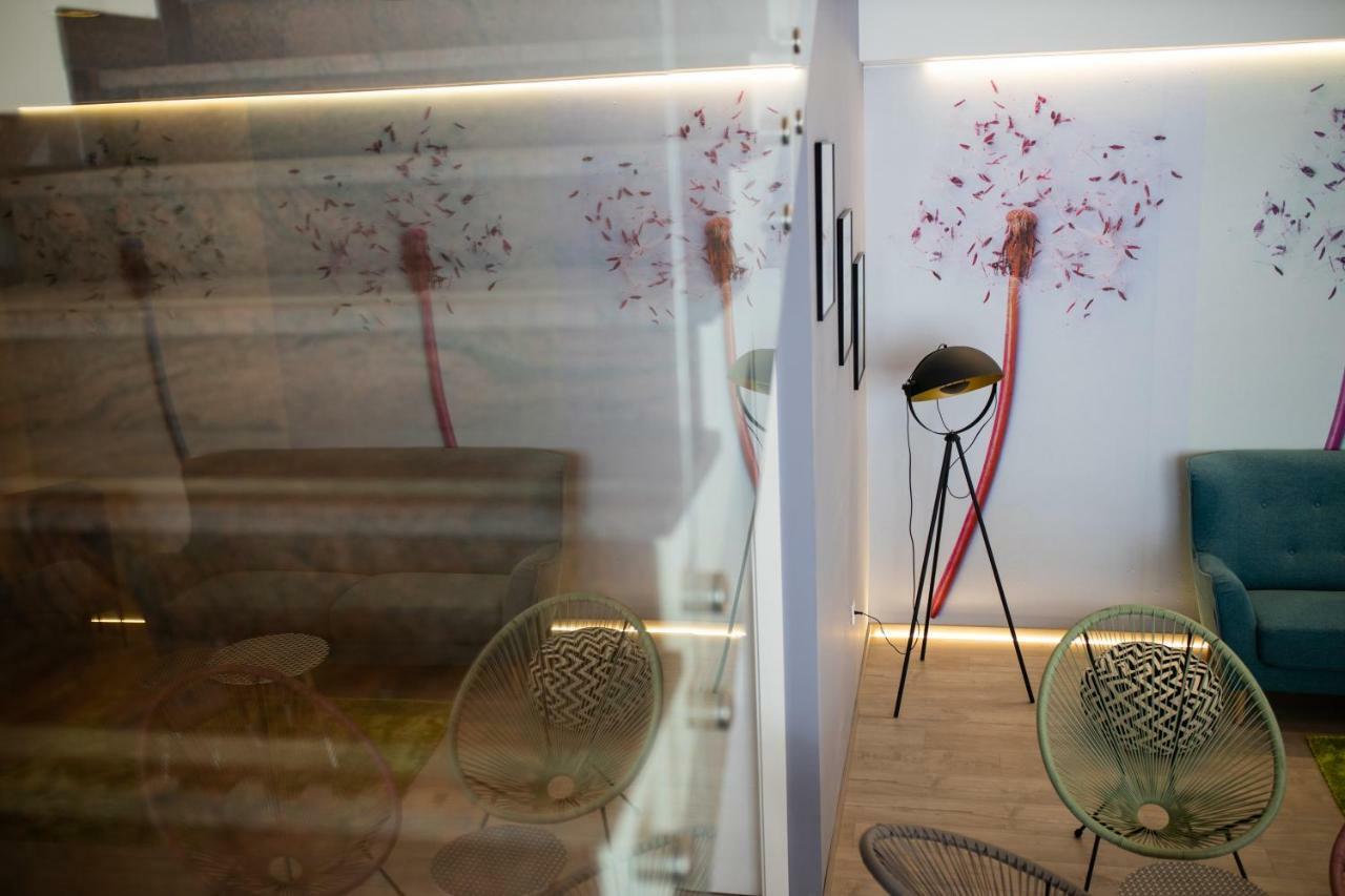 Dandelion Hostel Zadar Buitenkant foto